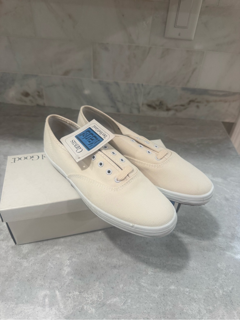 Vintage 90s Keds Women Canvas Lace-Up Sneakers in Cream -
